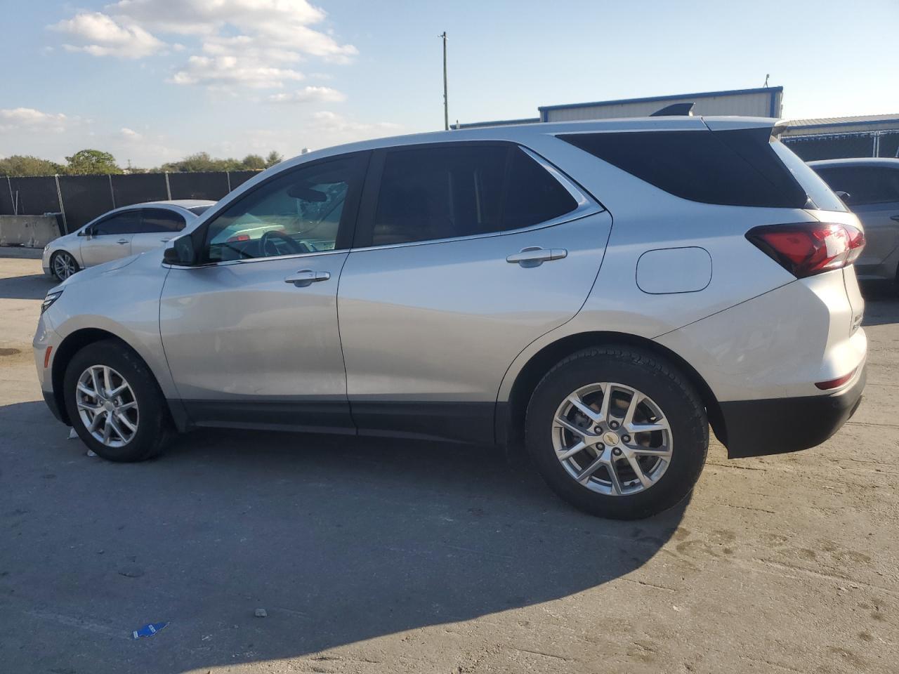 2022 Chevrolet Equinox Lt - Фото 2