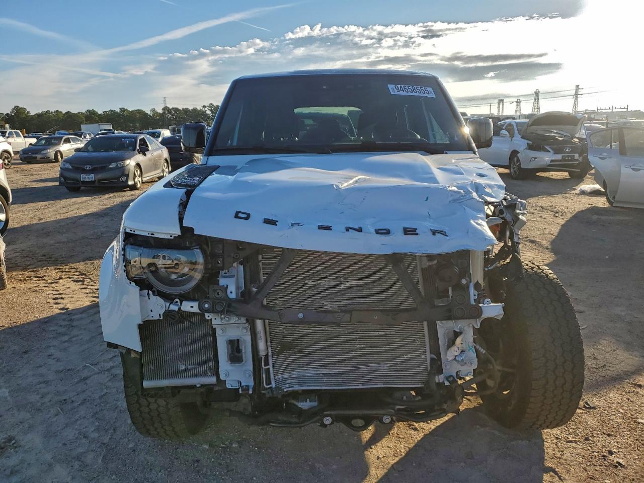 2024 Land Rover Defender 110 S - Фото 5