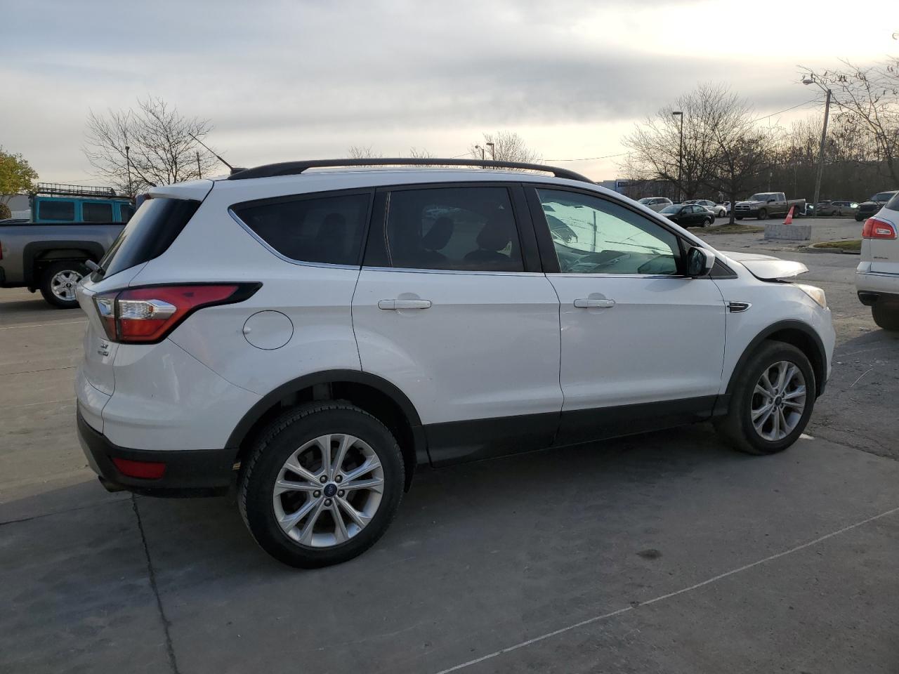 2018 Ford Escape Se - Фото 3