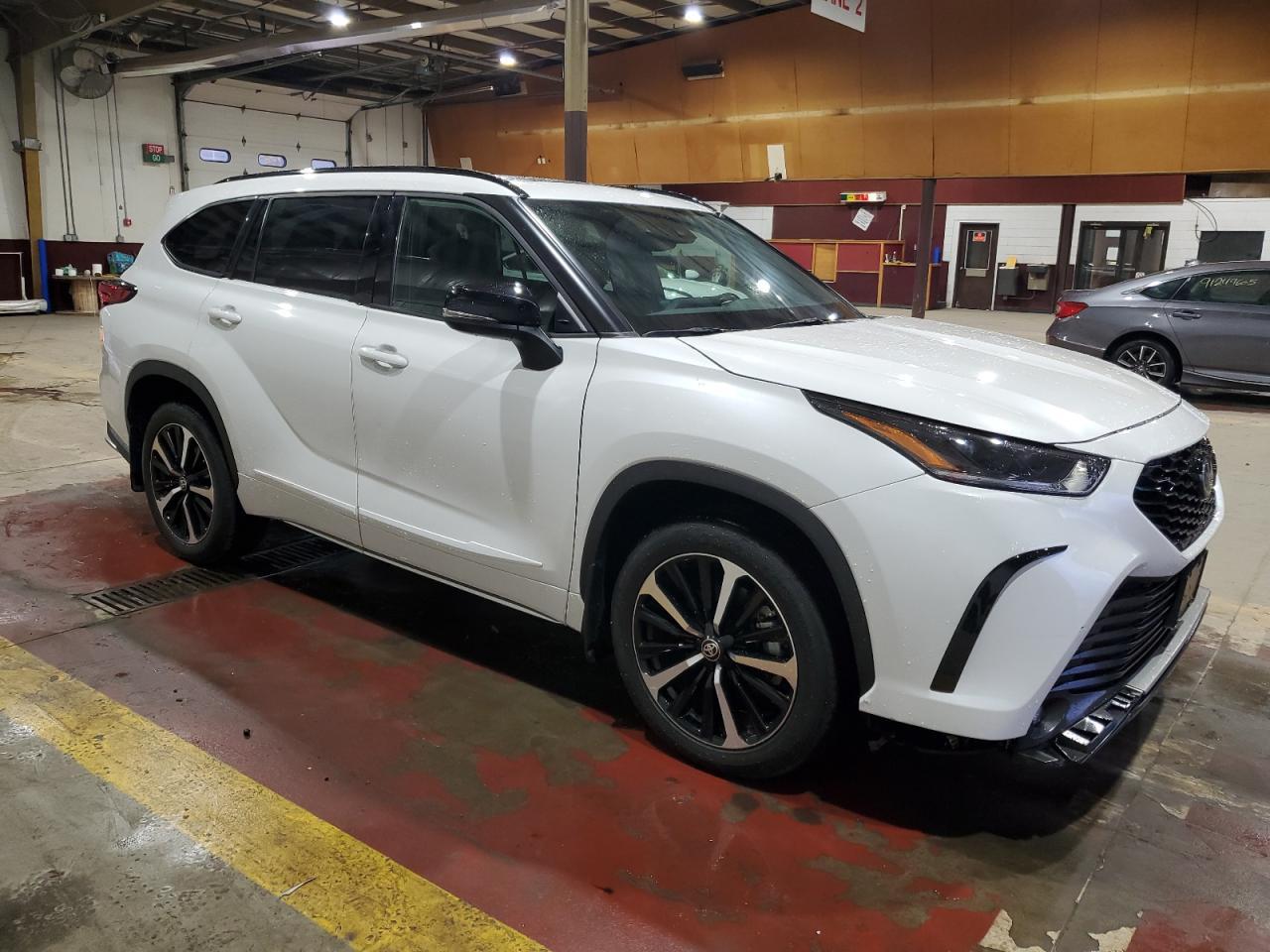 2022 Toyota Highlander Xse - Фото 4