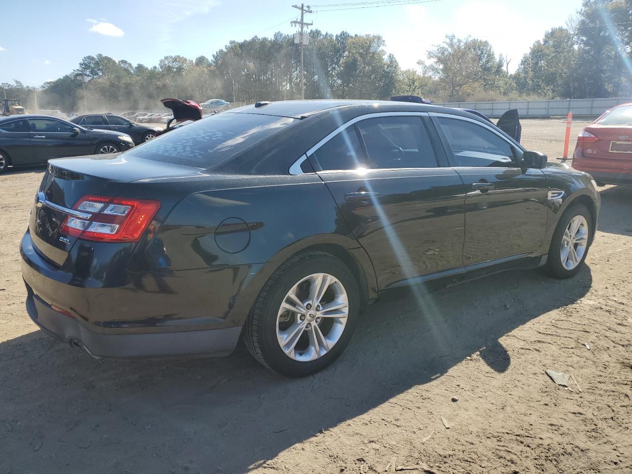 2015 Ford Taurus Sel - Image 3