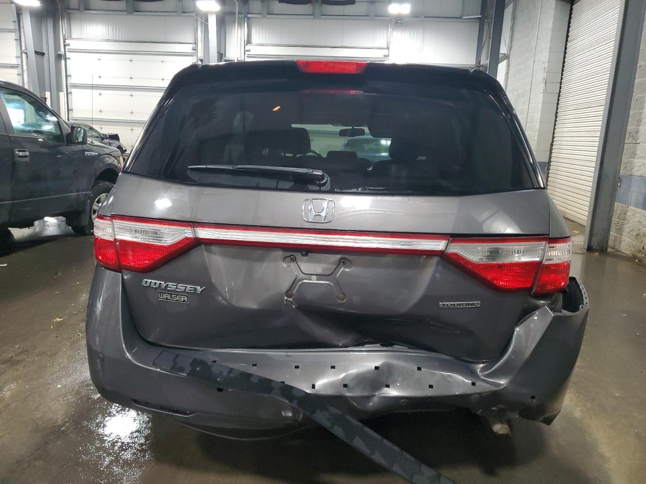 2013 Honda Odyssey Touring - Фото 6