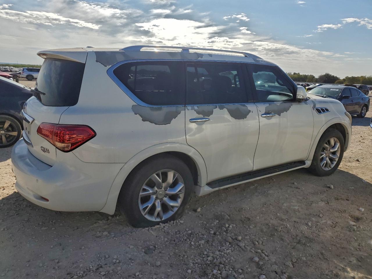 2011 Infiniti Qx56 - Image 3