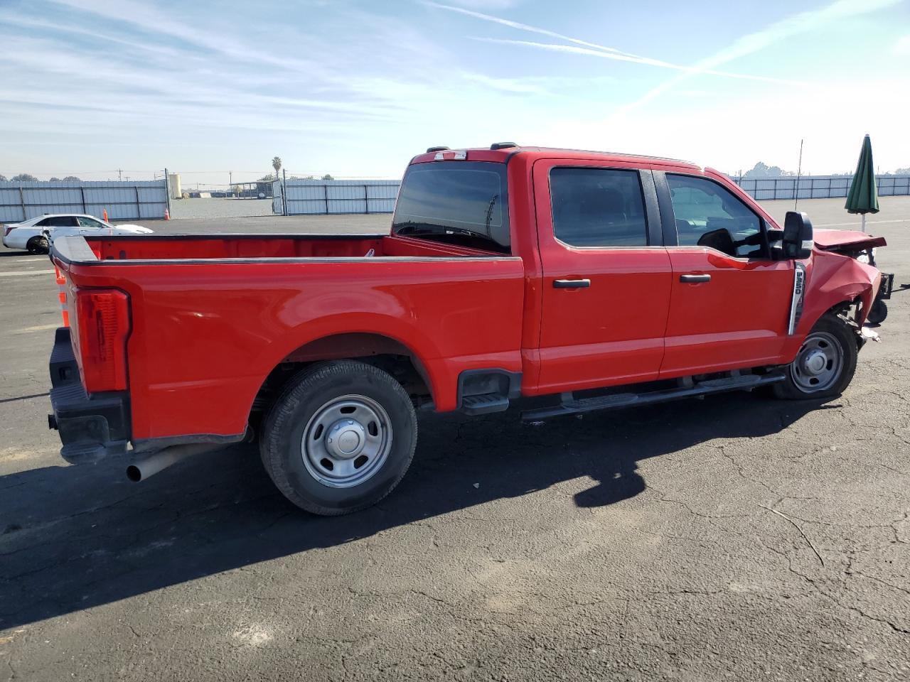 2023 Ford F350 Super Duty - Фото 3