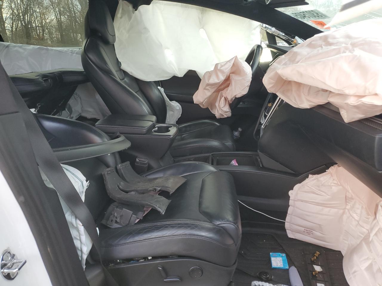 2017 Tesla Model X - Image 7