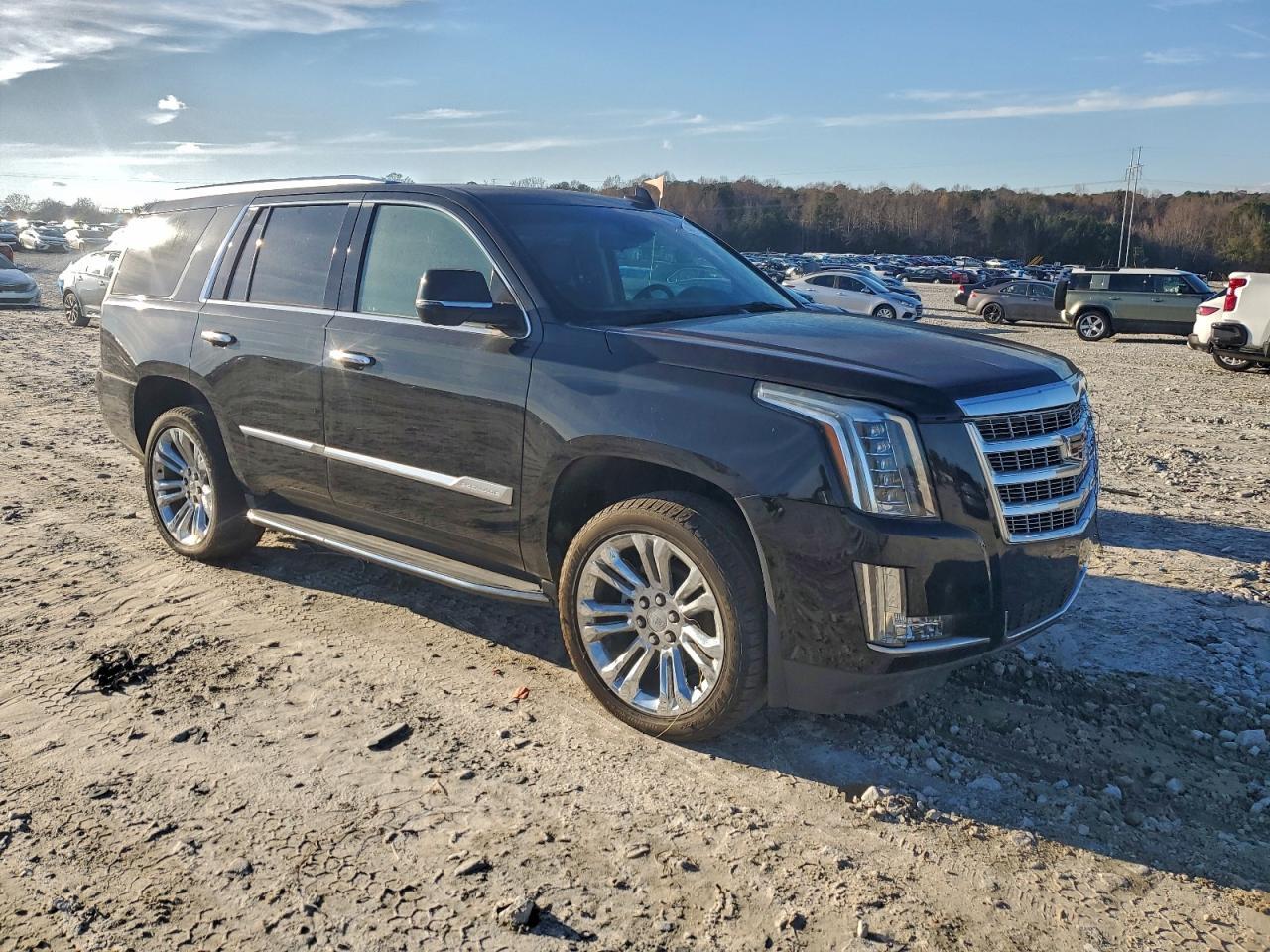 2018 Cadillac Escalade Luxury - Image 4