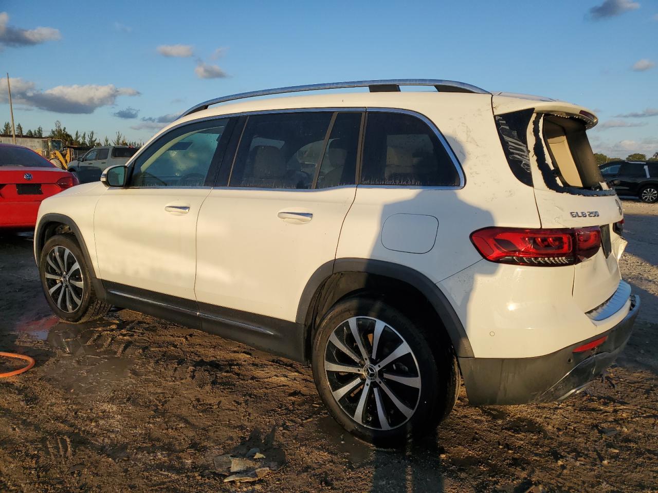 2022 Mercedes-Benz Glb 250 4Matic - Фото 2