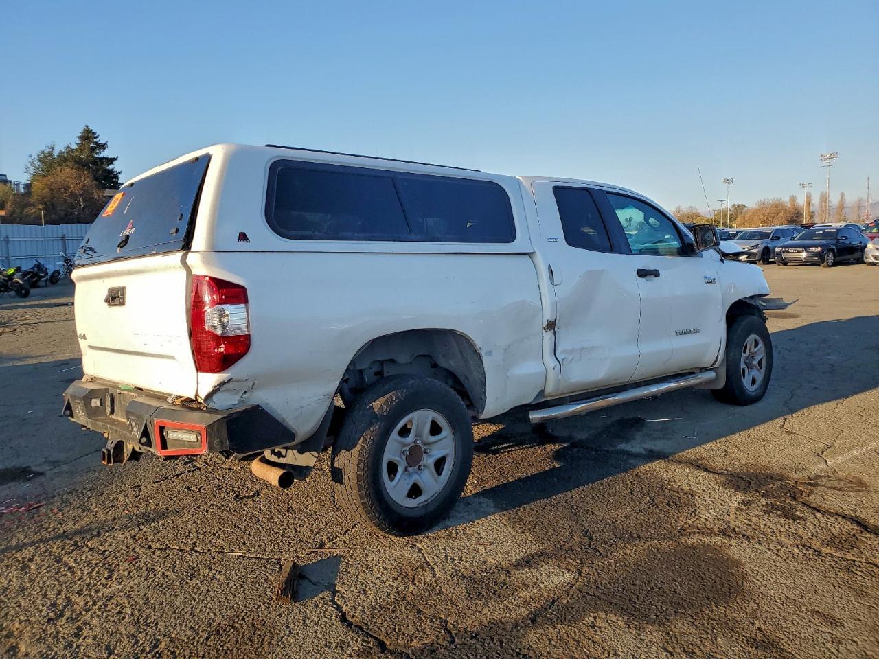 2017 Toyota Tundra Double Cab Sr - Фото 3