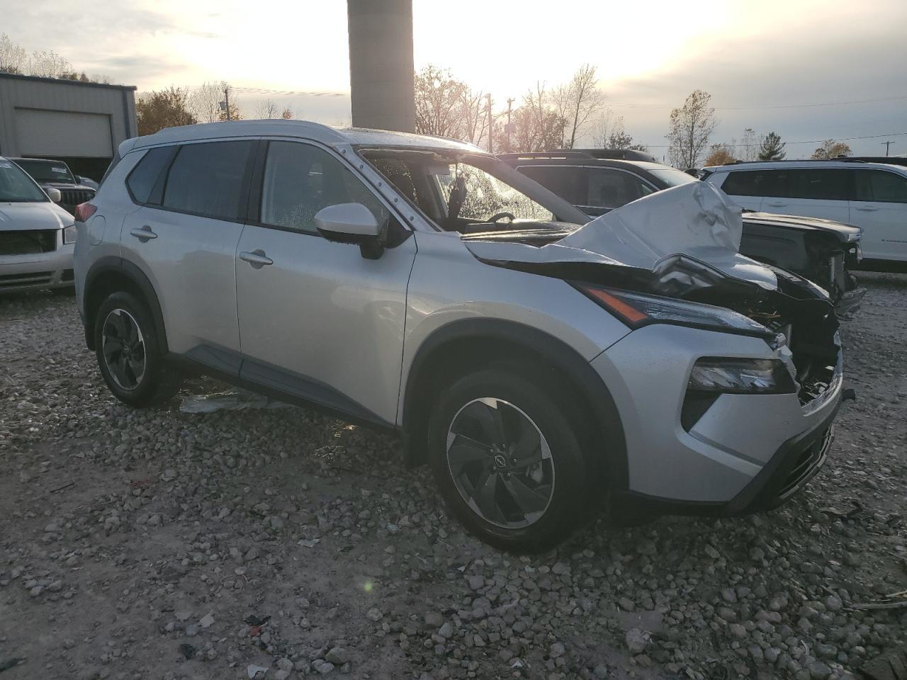 2025 Nissan Rogue Sv - Image 4