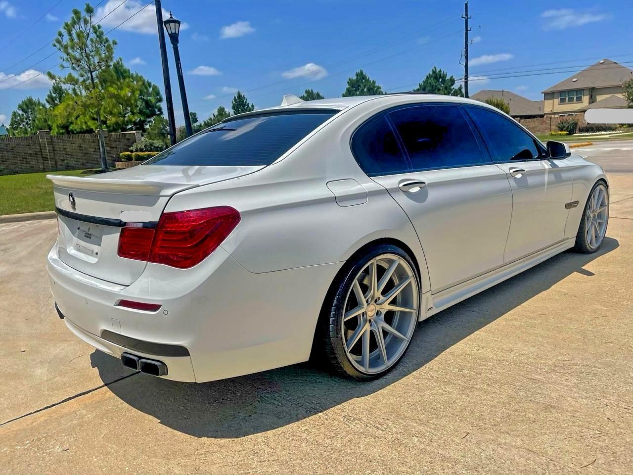 2010 BMW 750 Li - Фото 4