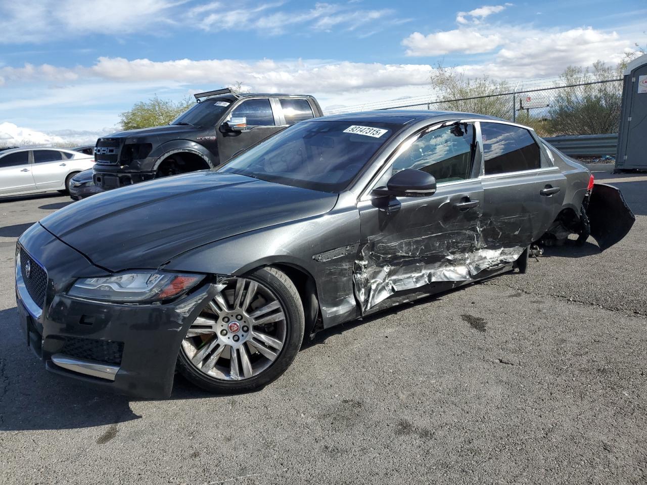 2017 Jaguar Xf Premium
