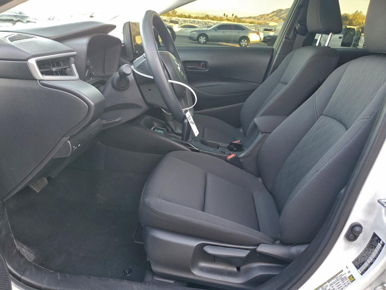 2025 Toyota Corolla Le - Фото 7