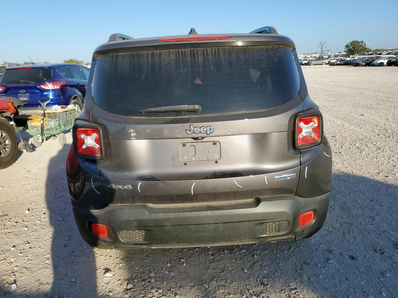 2017 Jeep Renegade Latitude - Image 6