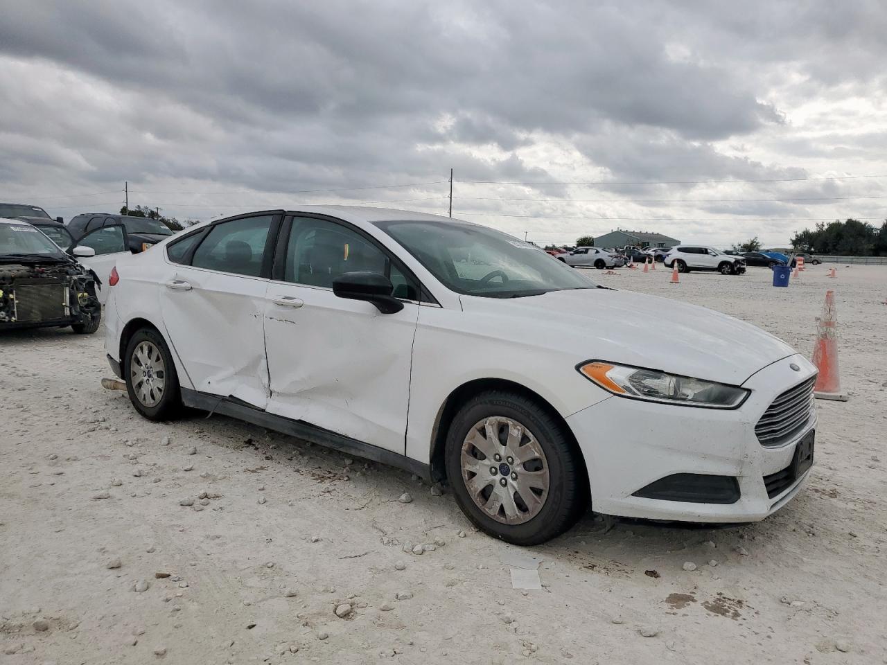 2014 Ford Fusion S - Фото 4