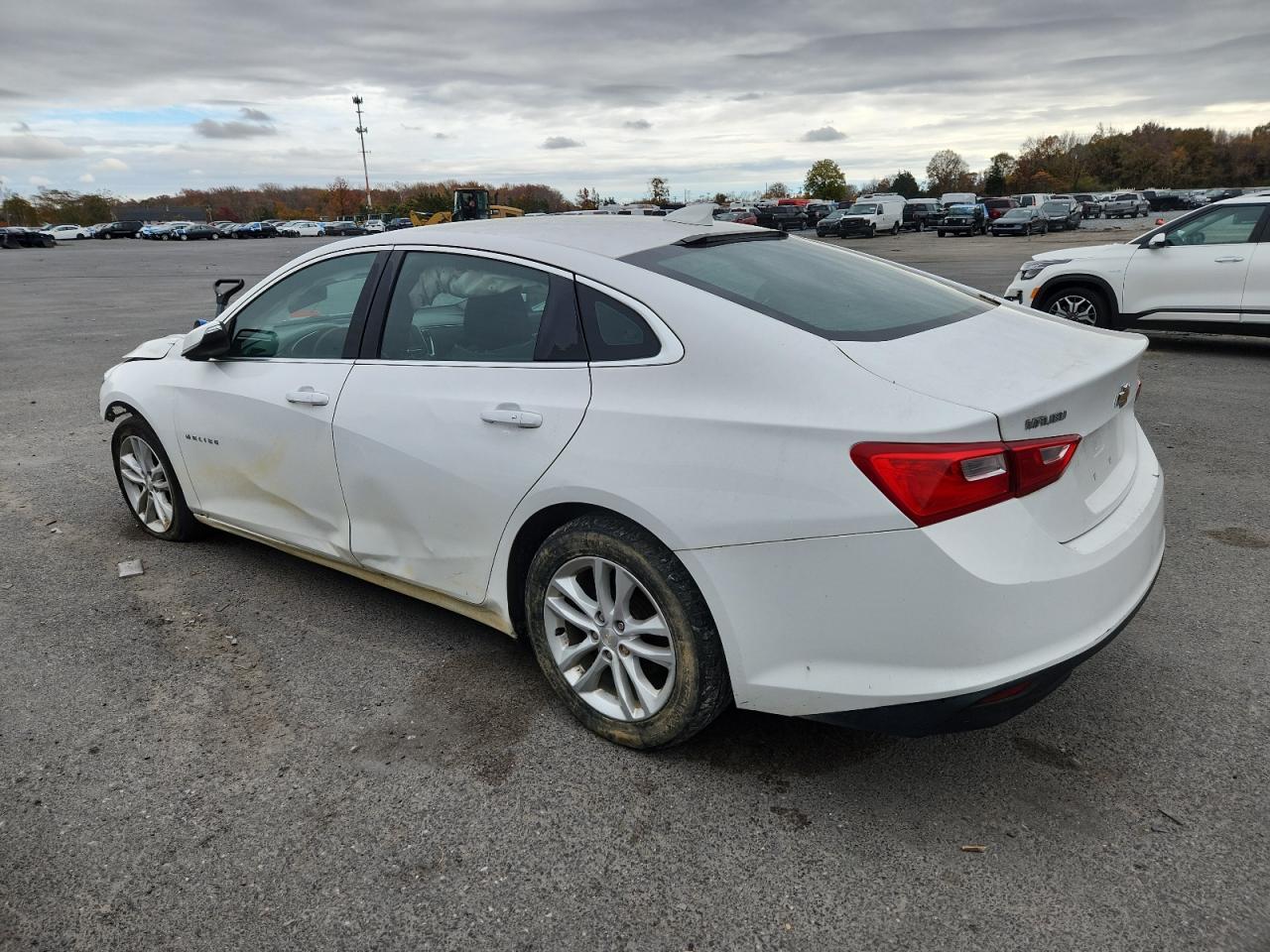 2018 Chevrolet Malibu Lt - Image 2