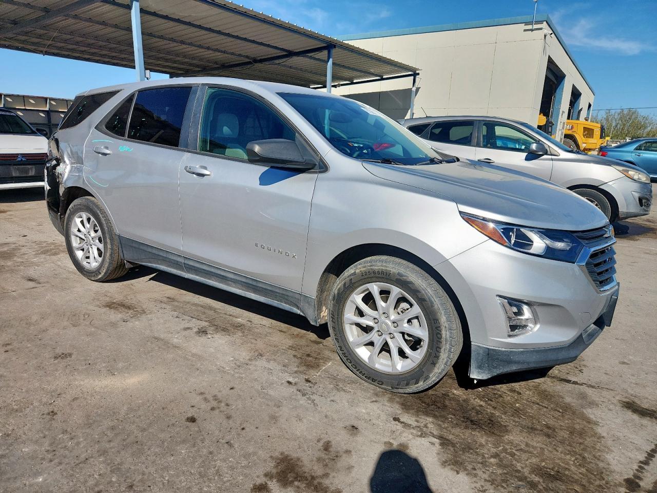2021 Chevrolet Equinox Ls - Фото 4