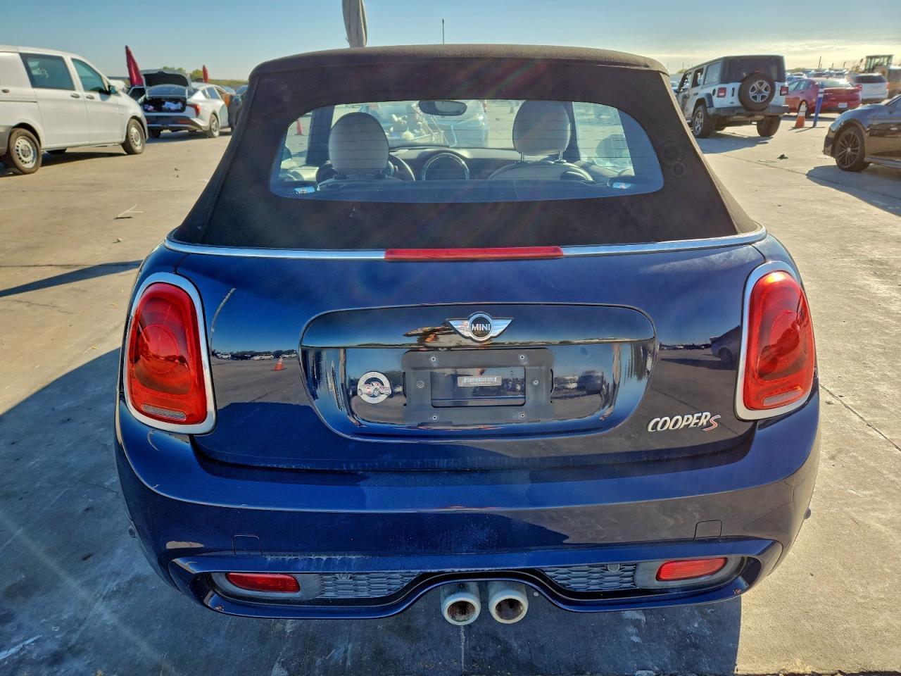 2017 Mini Cooper S - Image 6