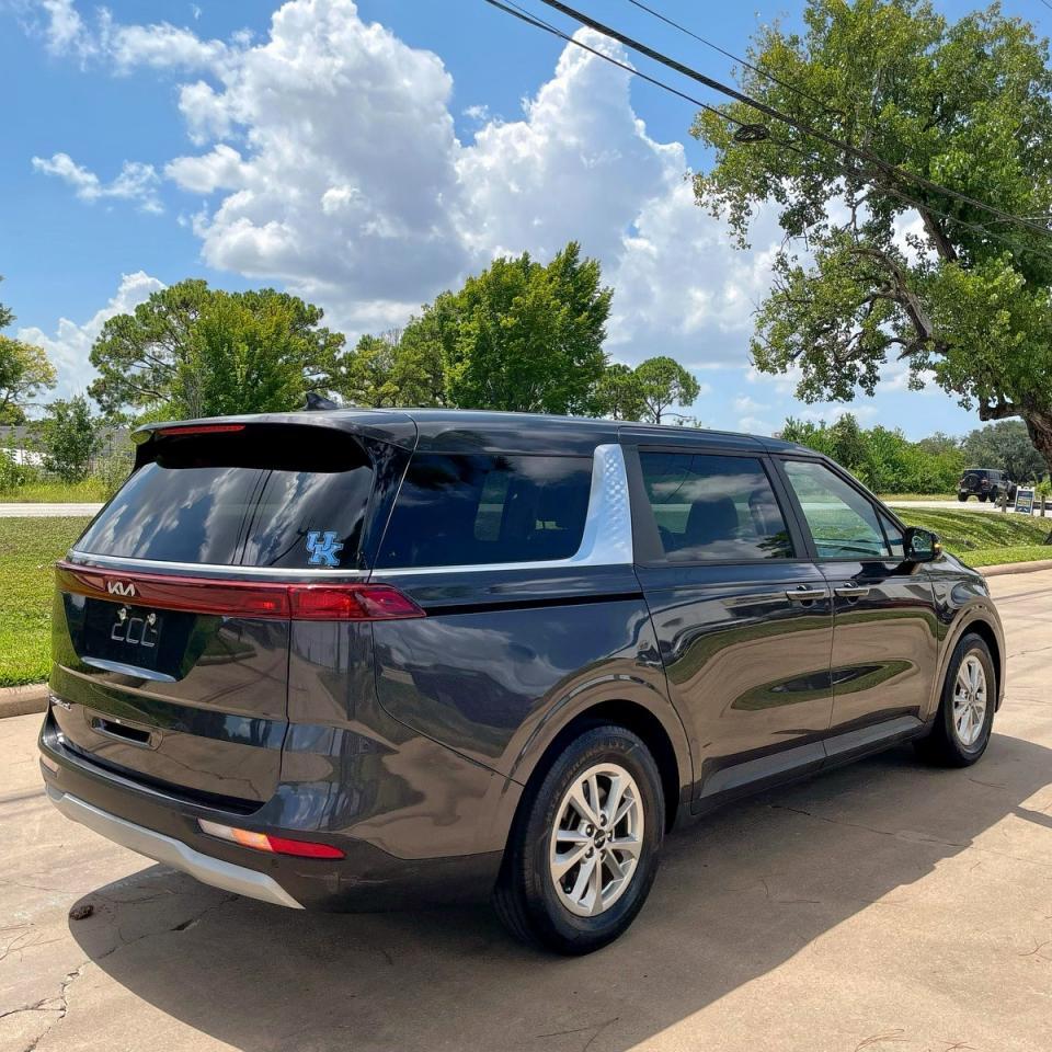 2022 Kia Carnival Lx - Фото 6
