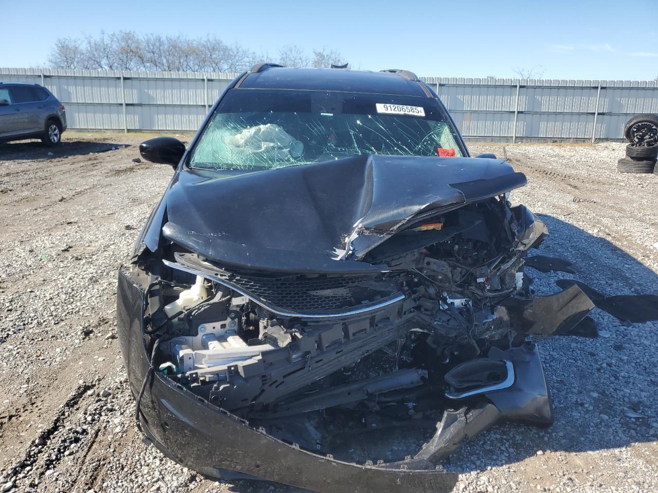 2018 Chrysler Pacifica Touring L - Image 5