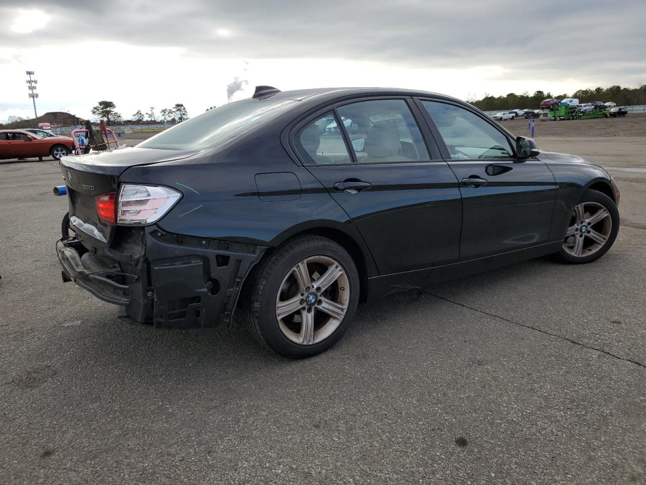 2015 BMW 320 I xDrive - Фото 3