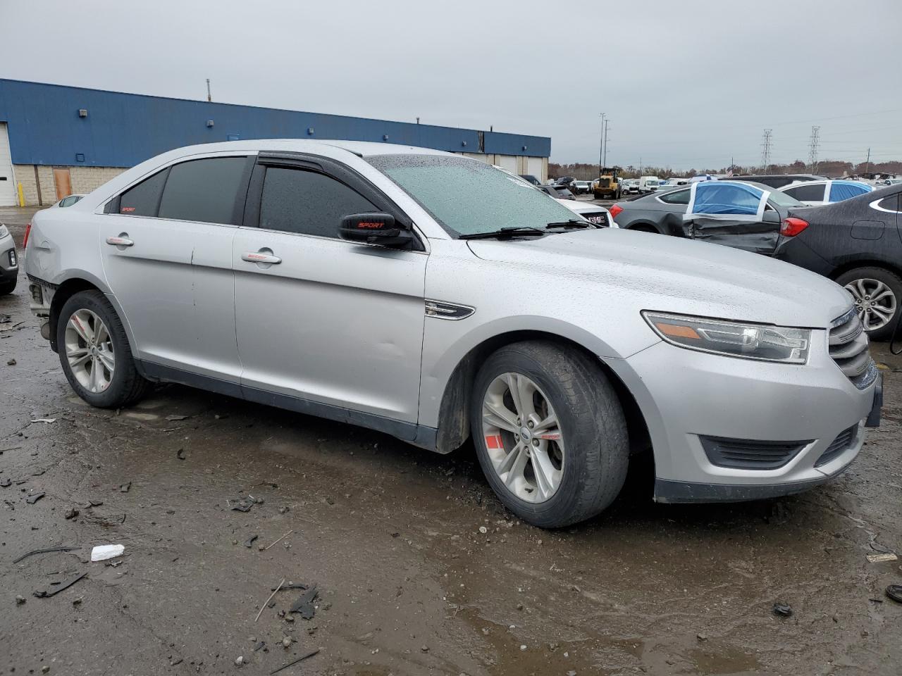 2018 Ford Taurus Se - Фото 4