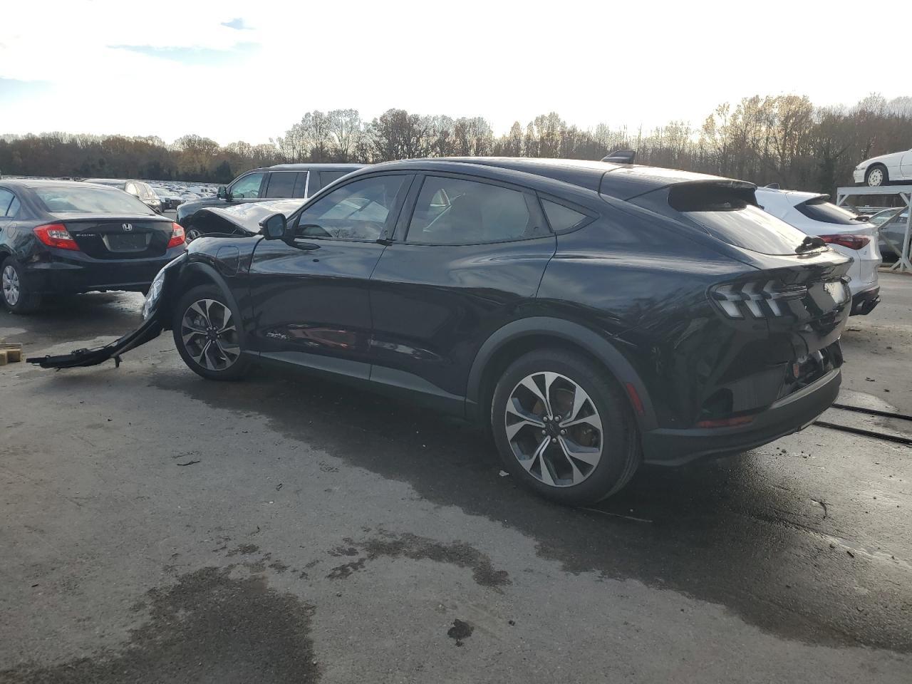 2024 Ford Mustang Mach-E Select - Фото 2