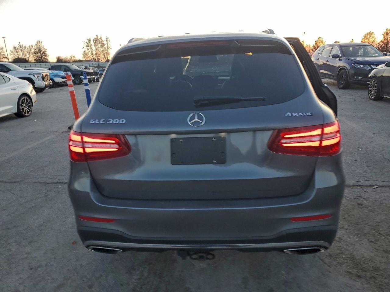 2016 Mercedes-Benz Glc 300 4Matic - Image 6
