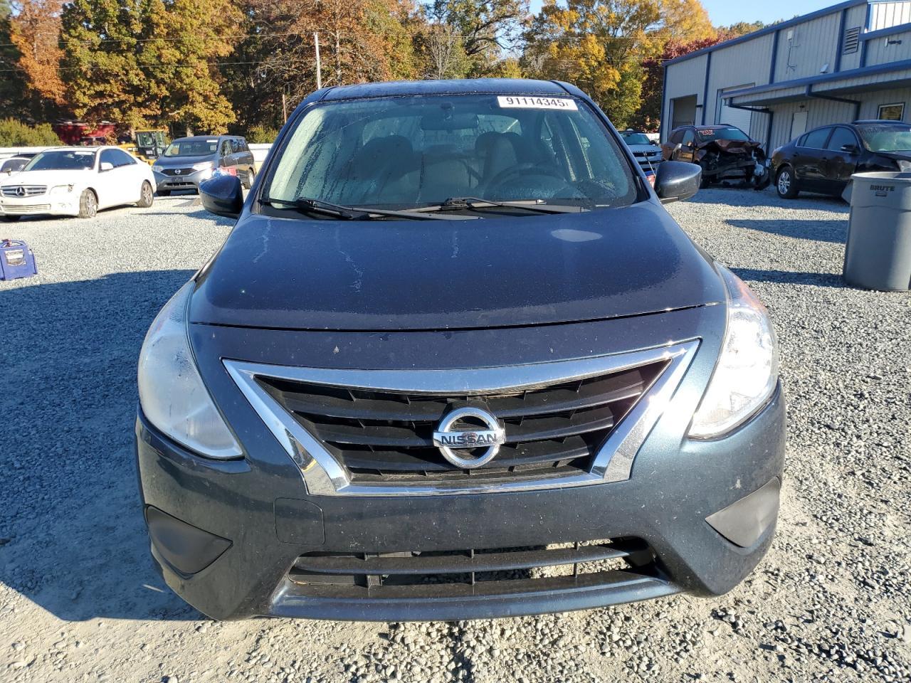2017 Nissan Versa S - Фото 5