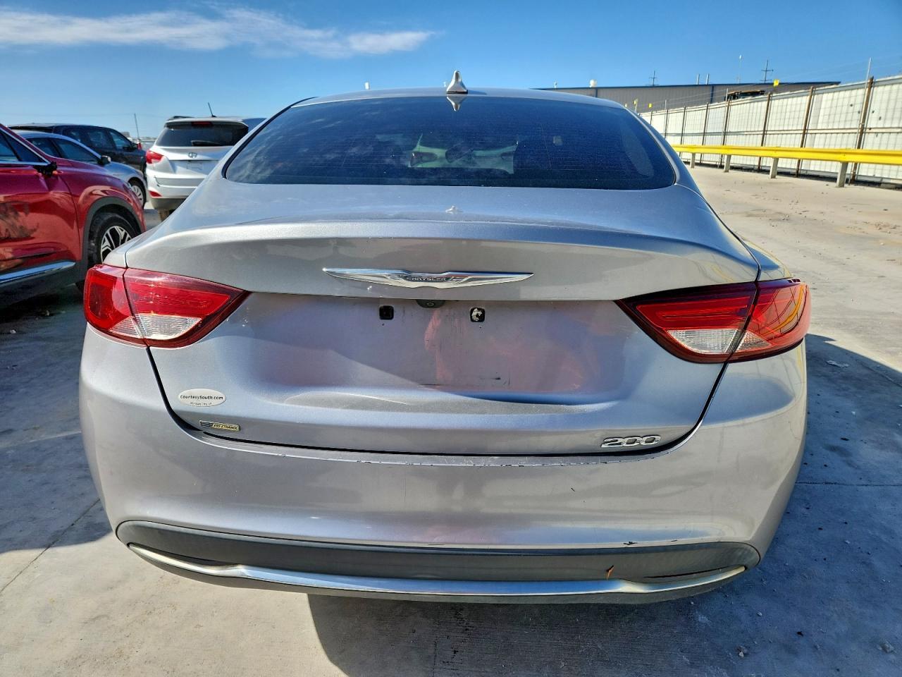 2015 Chrysler 200 Limited - Фото 6