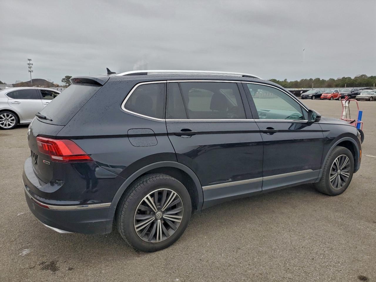 2019 Volkswagen Tiguan Se - Image 3