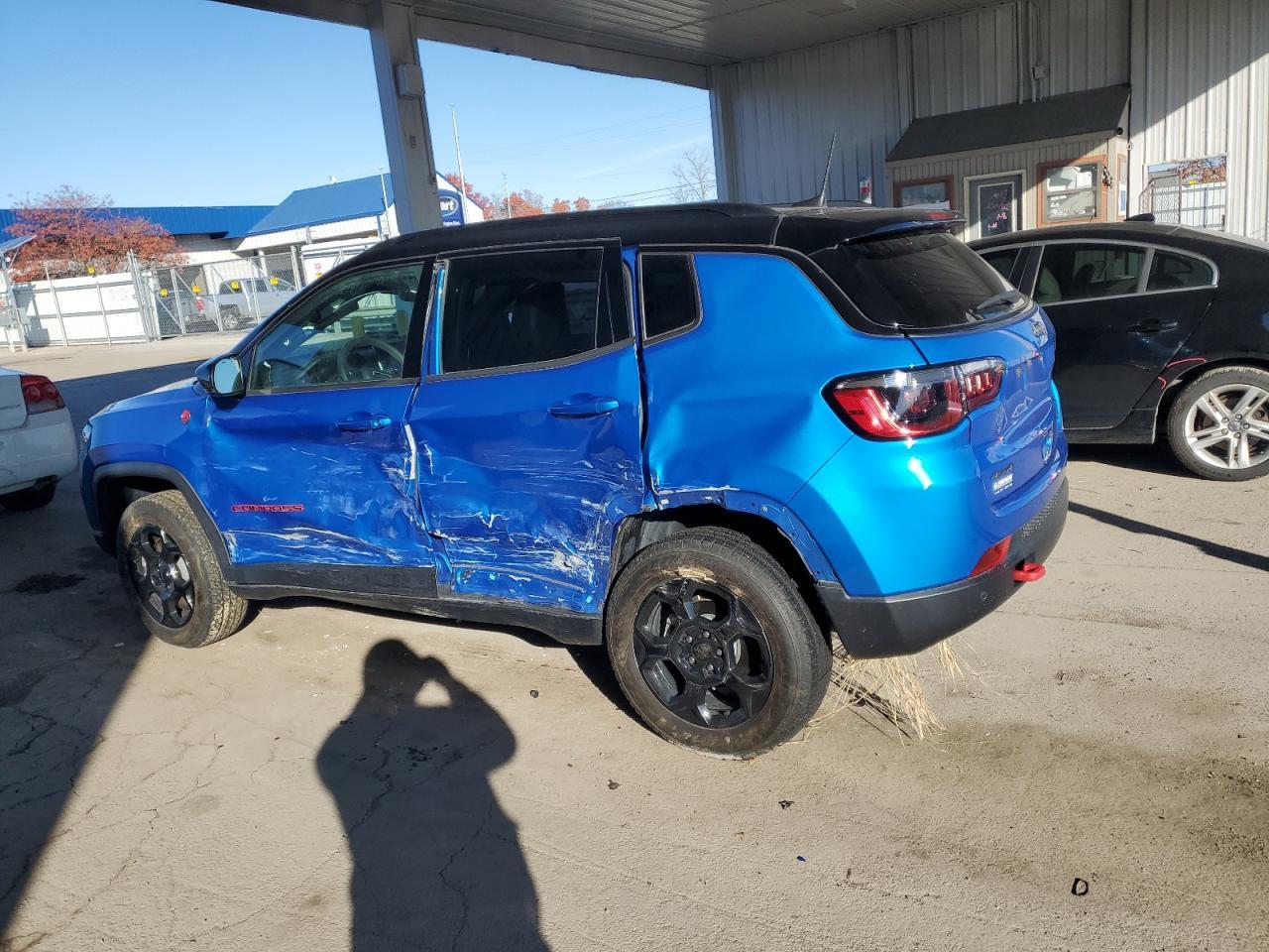 2023 Jeep Compass Trailhawk - Image 2