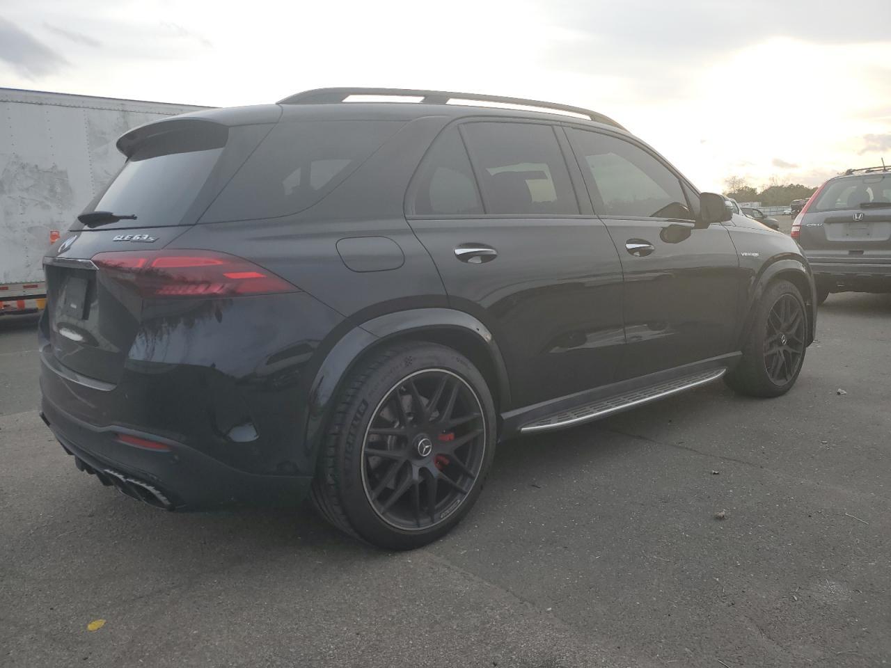 2025 Mercedes-Benz Gle 63 S 4Matic Amg - Image 3