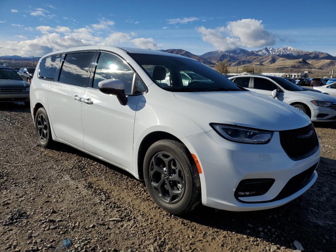 2023 Chrysler Pacifica Hybrid Touring L - Фото 4
