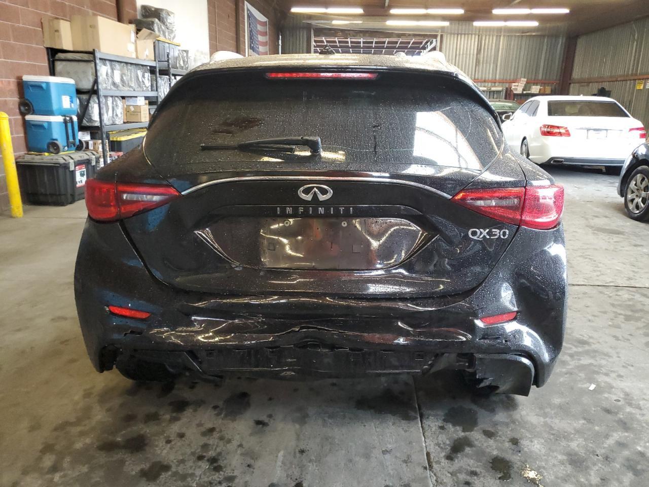 2017 Infiniti Qx30 Base - Image 6
