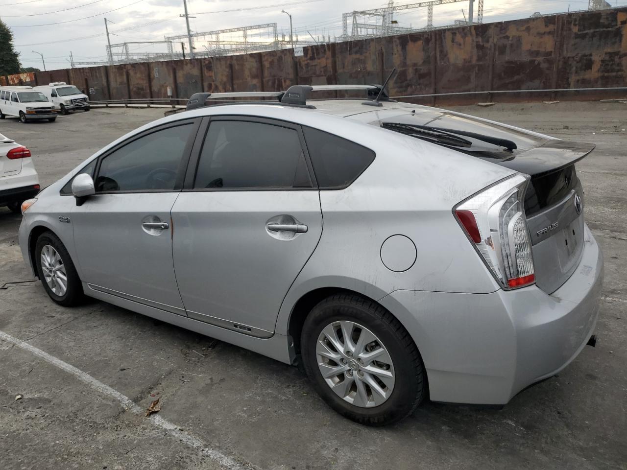 2012 Toyota Prius Plug-In - Image 2