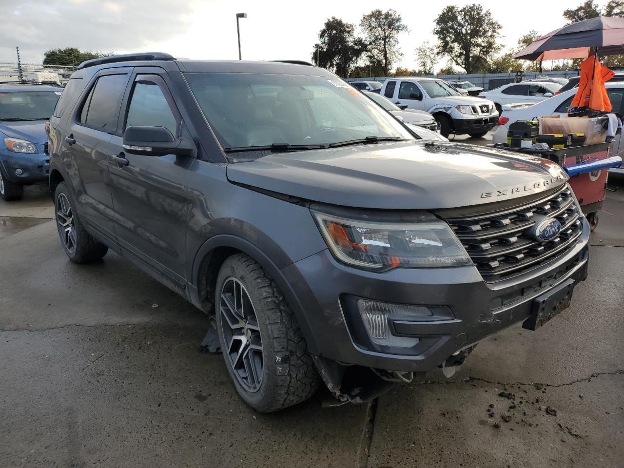 2016 Ford Explorer Sport - Image 4