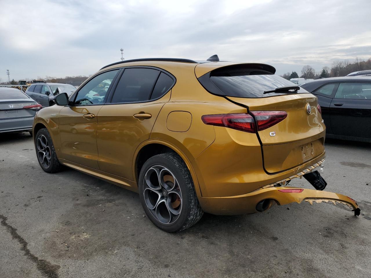 2023 Alfa Romeo Stelvio Ti - Фото 2