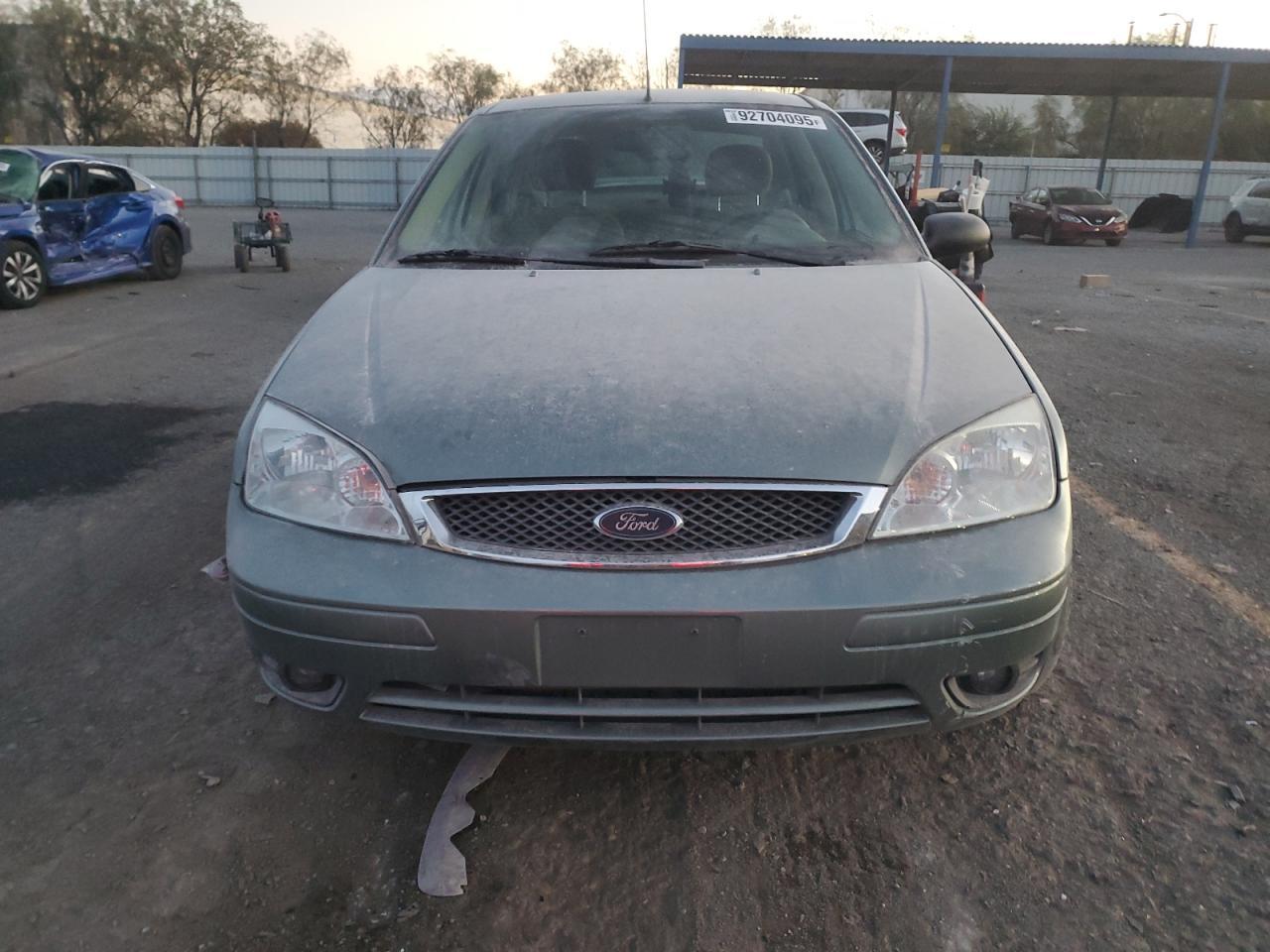 2005 Ford Focus Zx4 - Фото 5