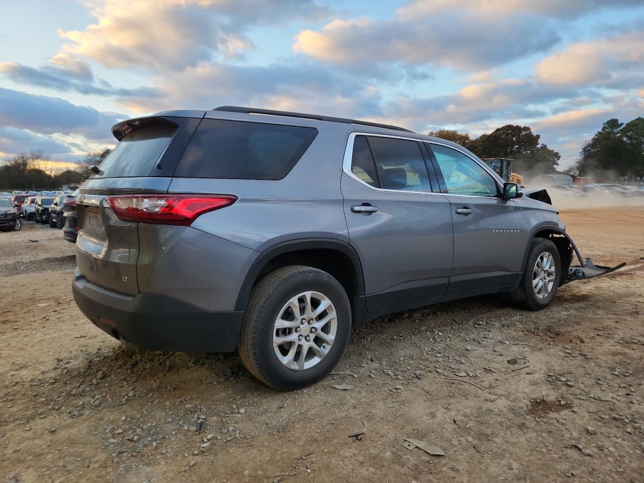 2020 Chevrolet Traverse Lt - Image 3