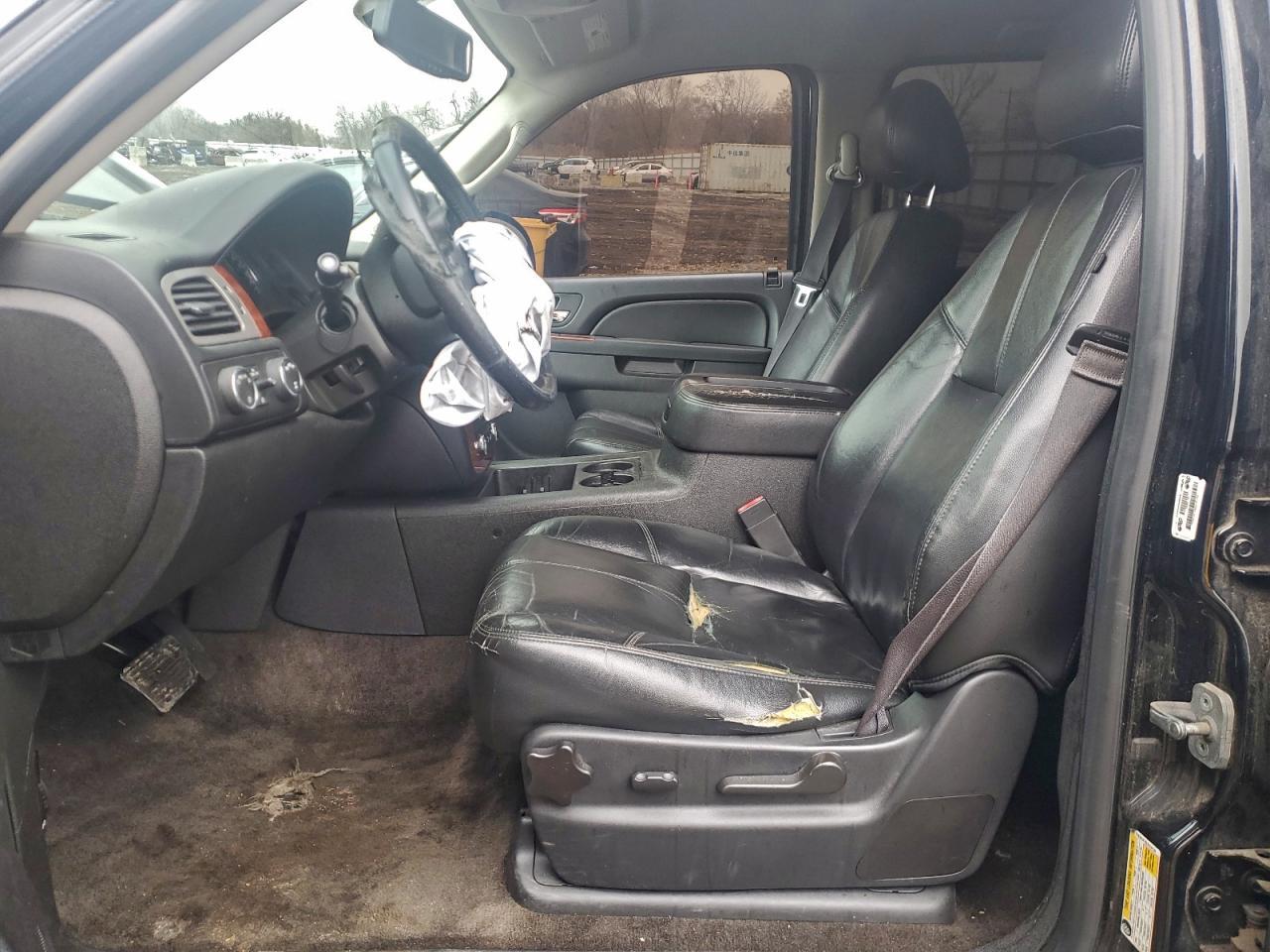 2014 Chevrolet Suburban K1500 Lt - Image 7