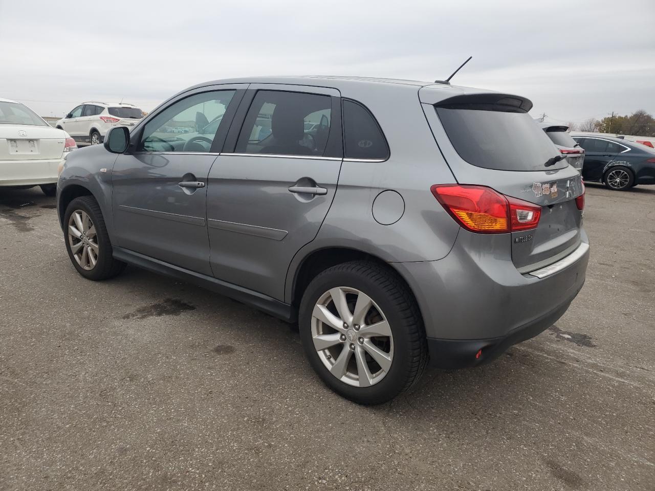 2015 Mitsubishi Outlander Sport Se - Image 2