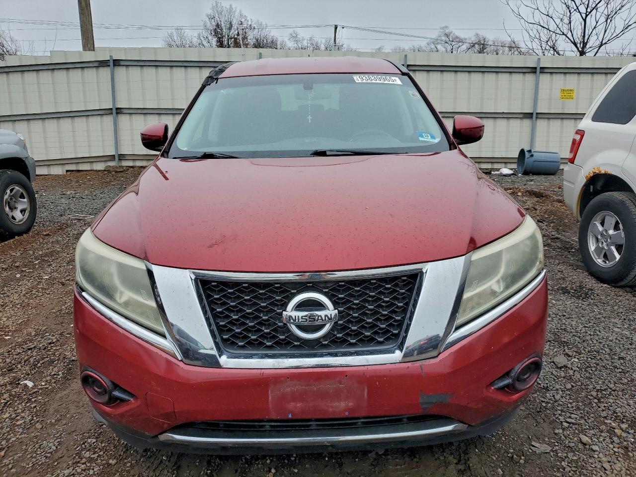 2014 Nissan Pathfinder S - Image 5