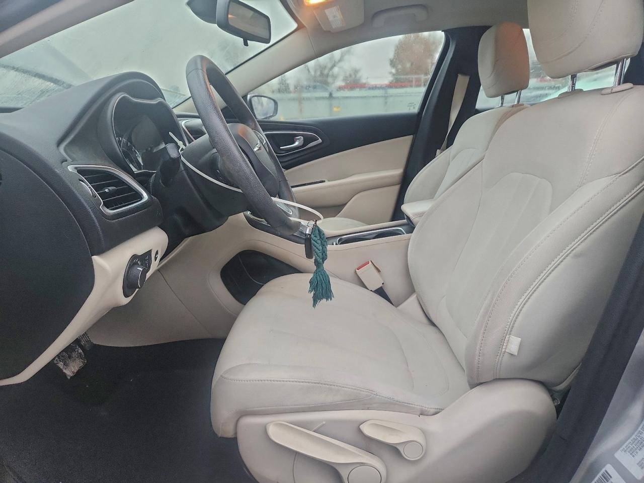 2016 Chrysler 200 Limited - Фото 7