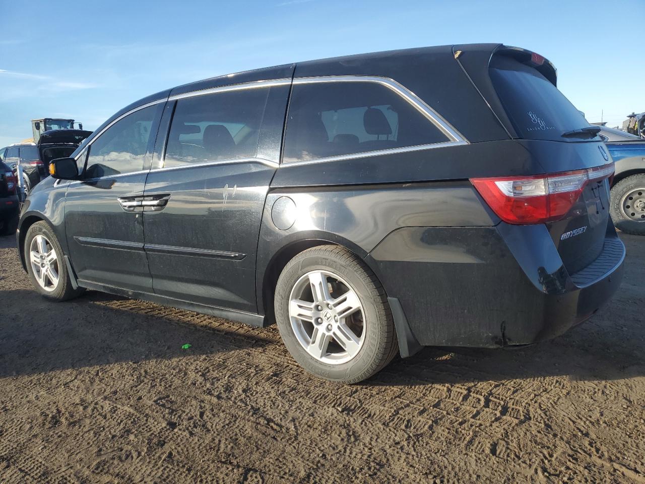 2011 Honda Odyssey Touring - Image 2