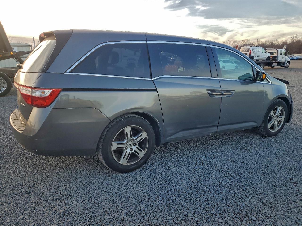 2011 Honda Odyssey Touring - Фото 3