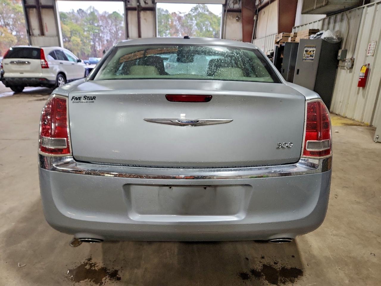 2013 Chrysler 300 - Фото 6