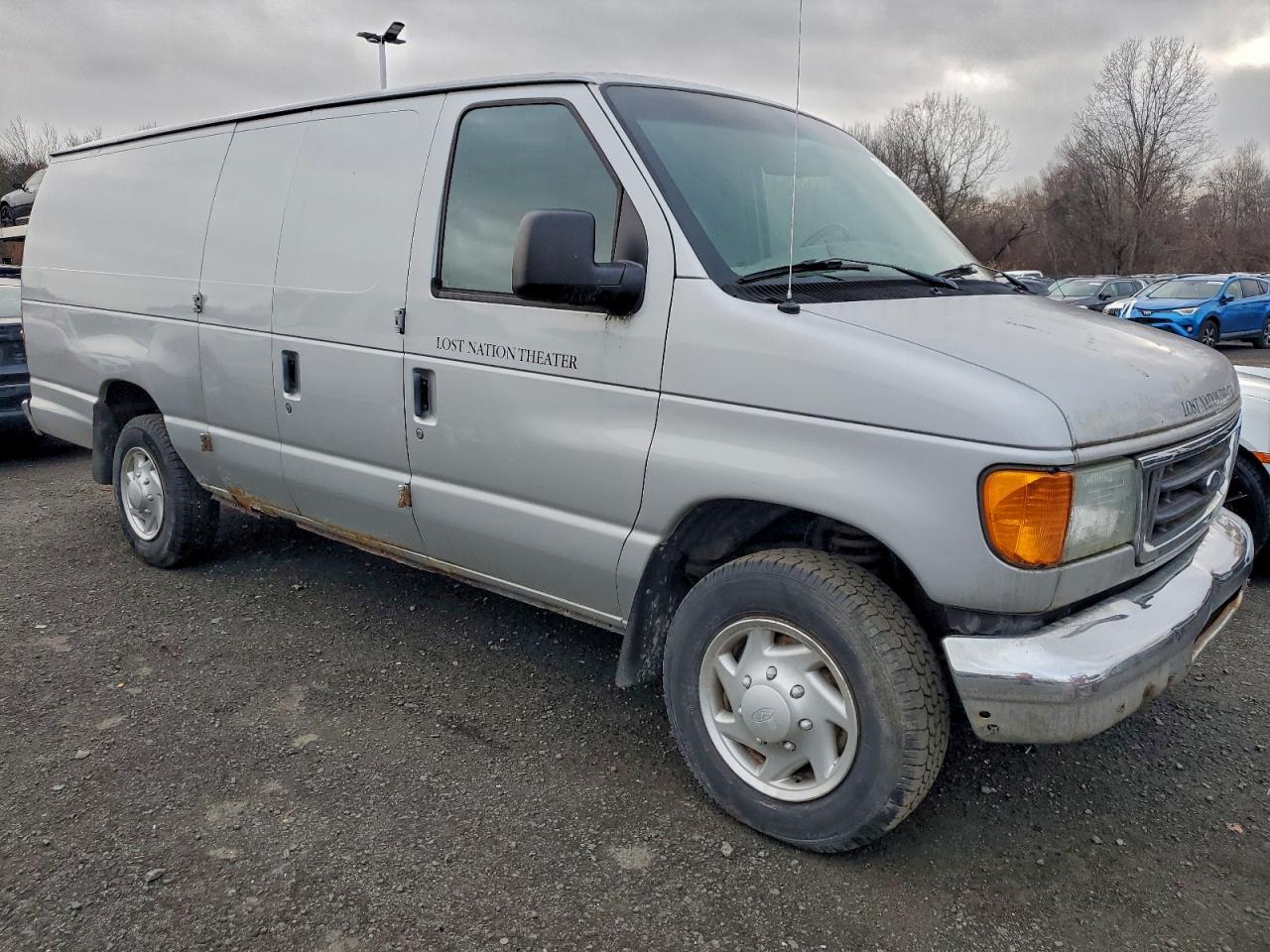 2005 Ford Econoline E250 Van - Фото 4