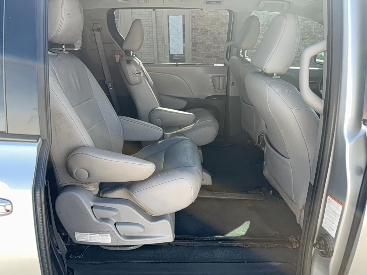 2020 Toyota Sienna Xle - Фото 6