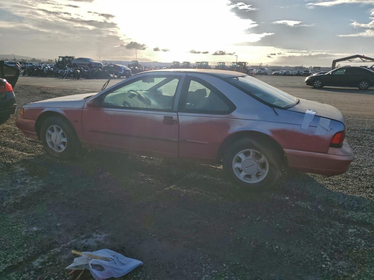 1995 Ford Thunderbird Lx - Фото 2