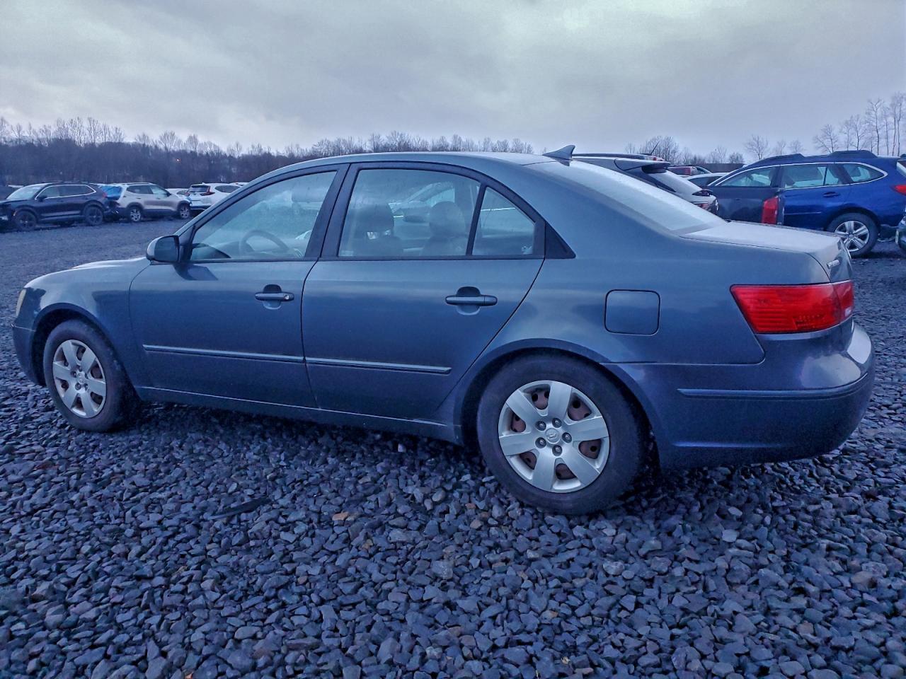 2009 Hyundai Sonata - Image 2